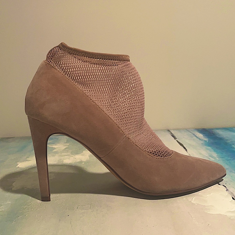 Leith Suede and Mesh Tan Heels Size 8.5